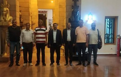 وفد من أساتذة كلية الآداب يزوروا المركز الثقافى الافريقى