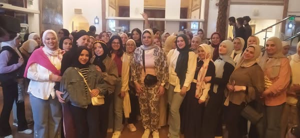 قطار الشباب يتوقف بالفتيات بالمركز الثقافى الافريقى بأسوان